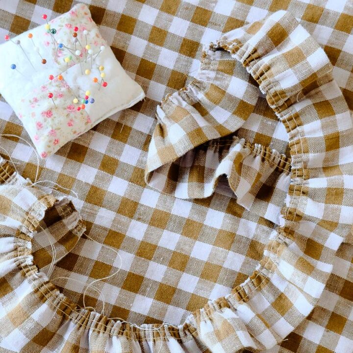 Gathered ruffle on top of cushion cover