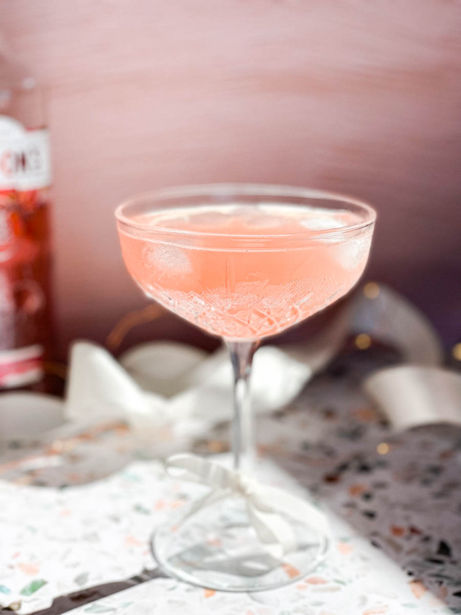 Sparkling Gin Cocktail with Grapefruit