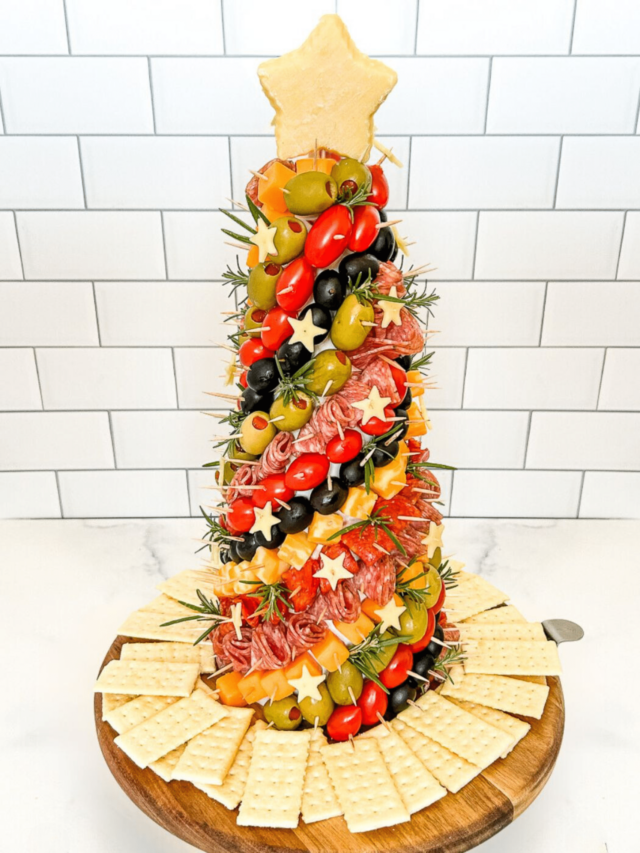 11 Festive Christmas Tree Charcuterie Boards to Wow Your Guests ...