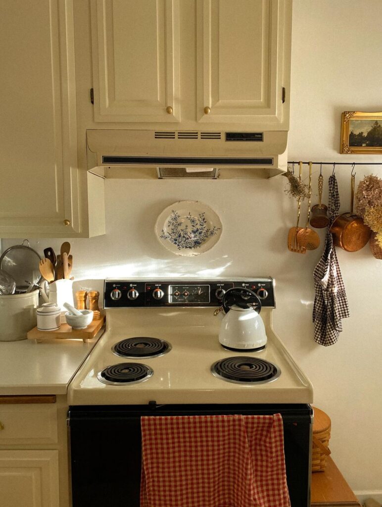 cosy cottage kitchen