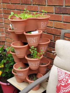 21 Herb Garden Ideas That Make Growing Your Own Herbs Easy - Makyla Creates