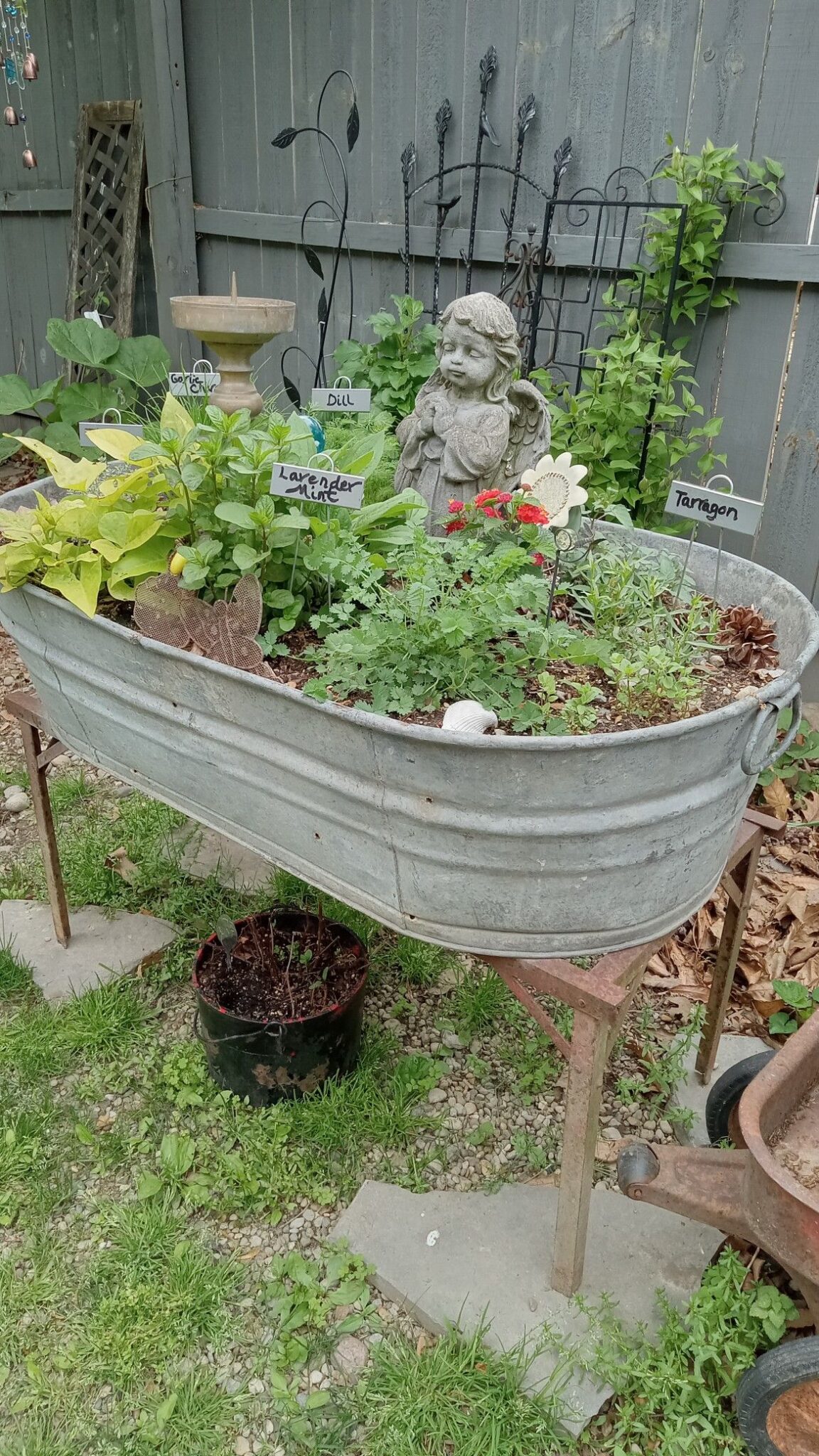21 Herb Garden Ideas That Make Growing Your Own Herbs Easy - Makyla Creates
